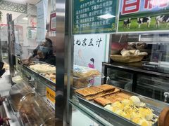 面包甜点陈列柜-老磁器口豆汁店(天坛店)