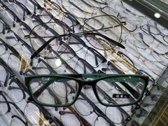 -臻美视爵眼镜·明月·依视路·蔡司折扣店(广渠门店)