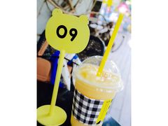-莓园冰淇淋店