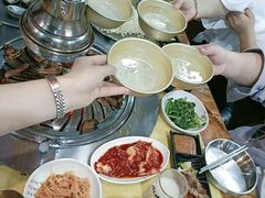 韩国纯手工小菜两种-牛信亭韩国料理·炭火烤肉(紫藤路店)