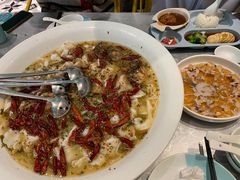 -姚姚酸菜鱼·金戈戈香港豉油鸡(喜荟城联名店)