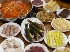 -苗伯妈酸汤火锅