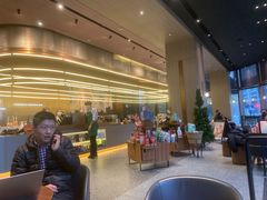 -星巴克(上海虹桥新天地二店)
