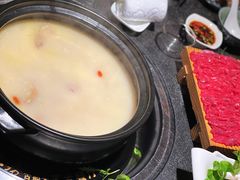 -大匠工房古船木艺术餐厅·猪肚鸡专门店(长白仙岛店)