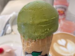 -Fridi Patisserie Cafe