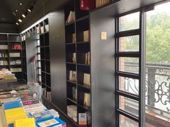 -钟书阁(松江泰晤士小镇店)