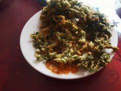 炸花椒芽-北京龙庆四季香农家饭庄·灶台鱼·碳烤虹鳟鱼(龙庆峡店)