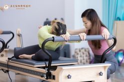 -亚太瑜伽普拉提学院