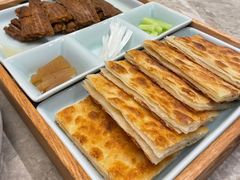烙饼卷带鱼-106餐厅北京菜.烤鸭(百子湾店)