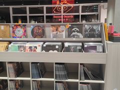 -浣熊唱片店(上海影城店)