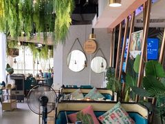 大堂-三个椰子·现砍椰子鸡(金源CBD店)