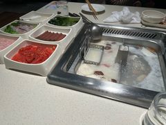 -海底捞火锅鲜切牛肉主题店(长寿路店)