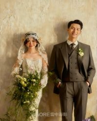 -雪中彩影婚纱摄影·微光艺术中心