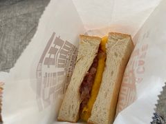 咸牛肉厚蛋多士-世记咖啡(氹仔外卖店)