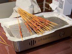-三个大叔烤羊肉串·歌手驻唱·碳烤鲜肉(西三旗店)