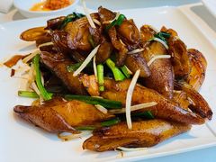 韭菜芽菜炒猪肠粉-花城苑广府菜(侨鑫店)