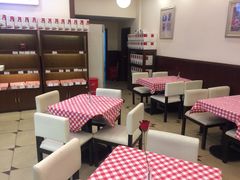 -红宝石·鲜奶小方·海派西点房(南丹店)