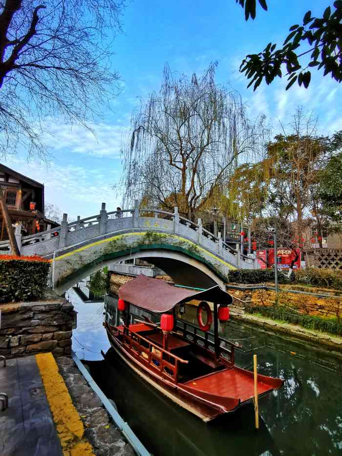 铁像寺水街-"当地朋友推荐的这里,果然好,相比游人如织.