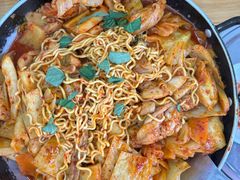 -亲昵春川鸡排(韩国美食街店)