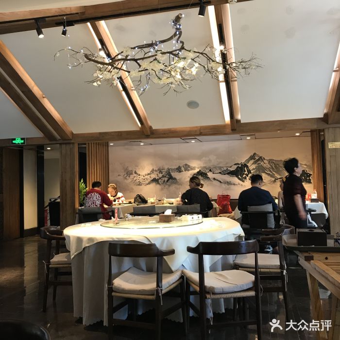 四季民福烤鸭店(故宫店)二楼内景图片 第3165张