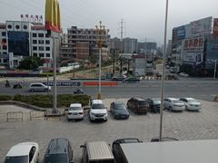 -麦当劳(得来速店)