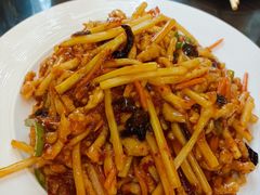 鱼香肉丝-鸿运楼烤鸭店(天桥店)