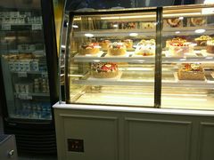 面包甜点陈列柜-华荣西饼屋(金禧店)