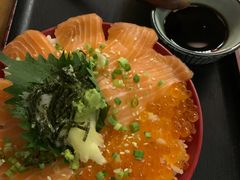 三文鱼亲子丼-黑门食堂