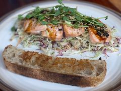 烤三文鱼沙拉-O'mills Sourdough Bakery&Bistro(永嘉路店)