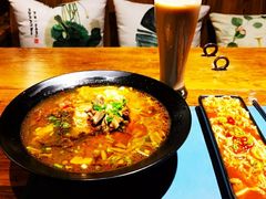 -八月美食小馆(银泰城总店)
