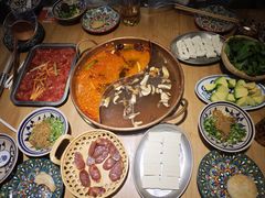 -洱火云南酸菜牛肉火锅(石景山当代商城店)