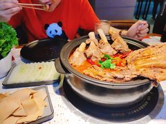 -沪小胖·小龙虾·蓝龙王(八佰伴店)
