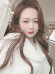 -现代经典婚纱摄影