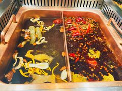 -老牌坊云南鱼豆花火锅(爱建店)