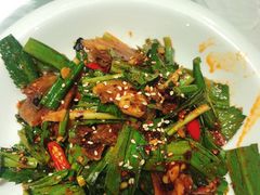 野香菜拌牛肉-琬苑鸽庄·川粤融合菜(解放碑总店)