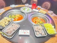 -山河屯铁锅炖· 东北菜·特色鲜鹅锅(开发区一店)