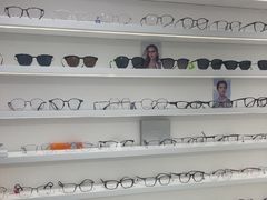 -美式眼镜·授权蔡司.依视路.尼康.豪雅.明月(南翔印象城店)