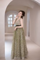 -洋洋婚纱品牌集合店