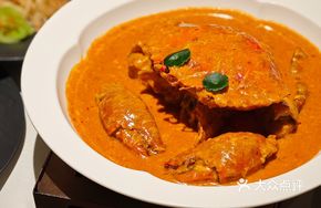 Traditional Curry Crab with Bread