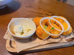 培根薯丸子配蟹肉三文鱼蛋黄酱-G+KITCHEN(龙湖狮山天街店)