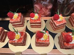 -雍容荟帝王蟹活龙虾展台自助(IFS黑金店)