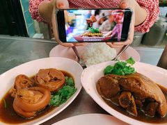 -Kha Mu Charoensang(Silom)