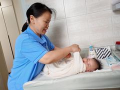 -鲸鱼妈妈月嫂/育婴师定制