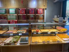 面包甜点陈列柜-南宋胡记(杭州灵隐寺店)