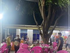 -姐妹四更烤猪店