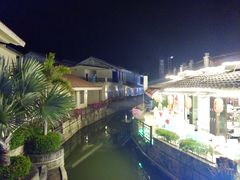 -亚龙湾亚泰商业街