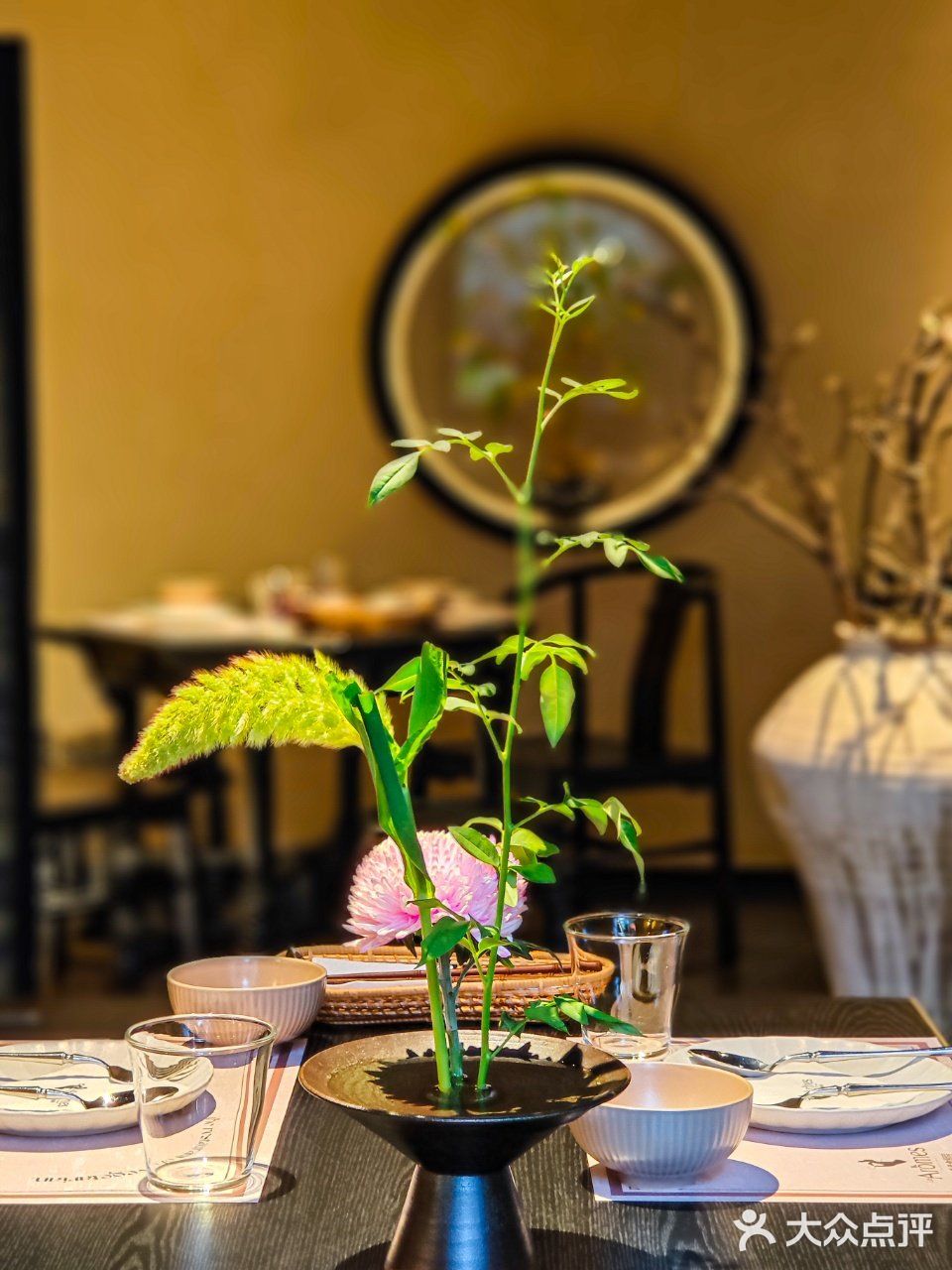 走进成都这家宋式美学素食餐厅