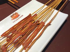 -三个大叔烤羊肉串·歌手驻唱·碳烤鲜肉(西三旗店)