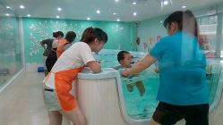 -鱼乐贝贝婴幼儿水育馆(星汇广场店)