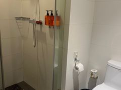 -桔子酒店(上海西藏北路地铁站店)